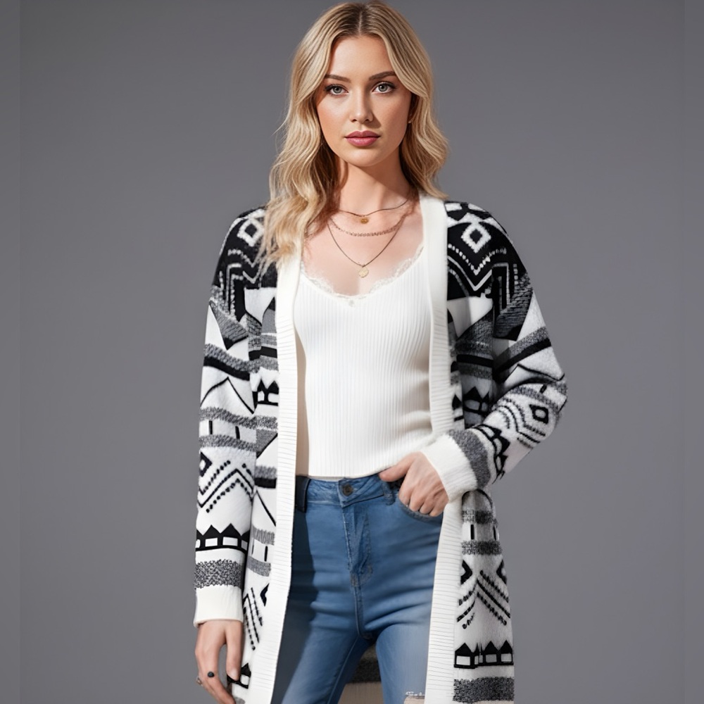 LAST ONE 🔥  Black and White Geo Pattern Cardigan